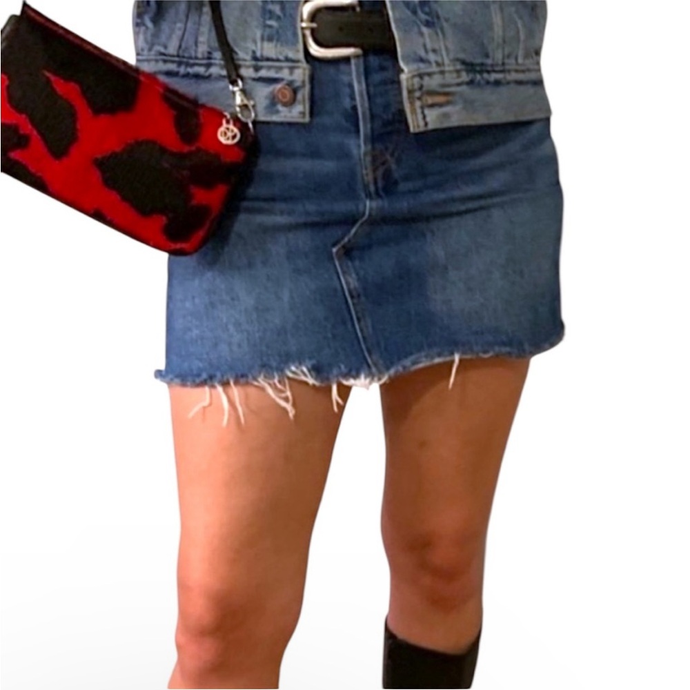 Levis Jean Denim High Waisted Mini Skirt w Frayed Hem Pockets Belt Loops sz 26 - Picture 2 of 16